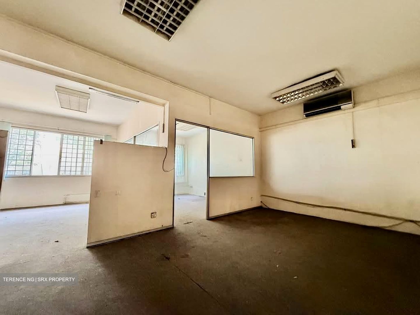 Yio Chu Kang Road (D19), Shop House #605345021